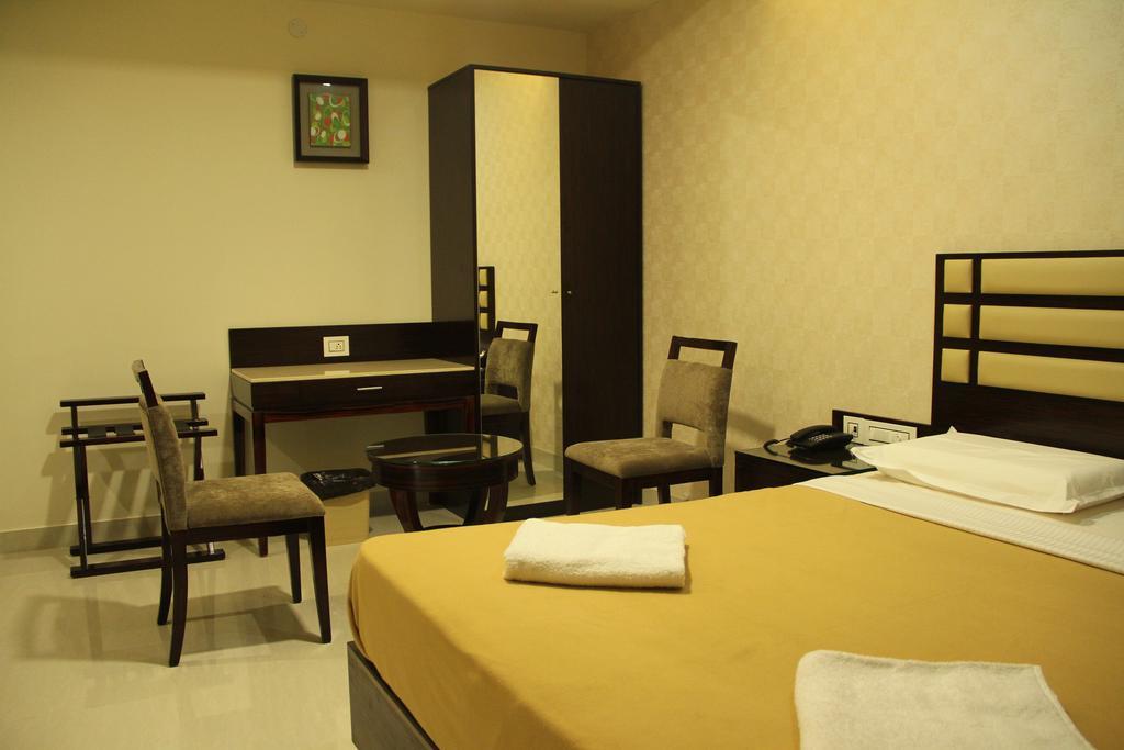 Hotel M.P Temples Inn Kumbakonam Pokój zdjęcie